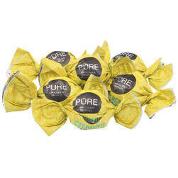 tumsas-sokolades-trifeles-ar-citronu-meringa-pild-sveramas-pure-chocolate